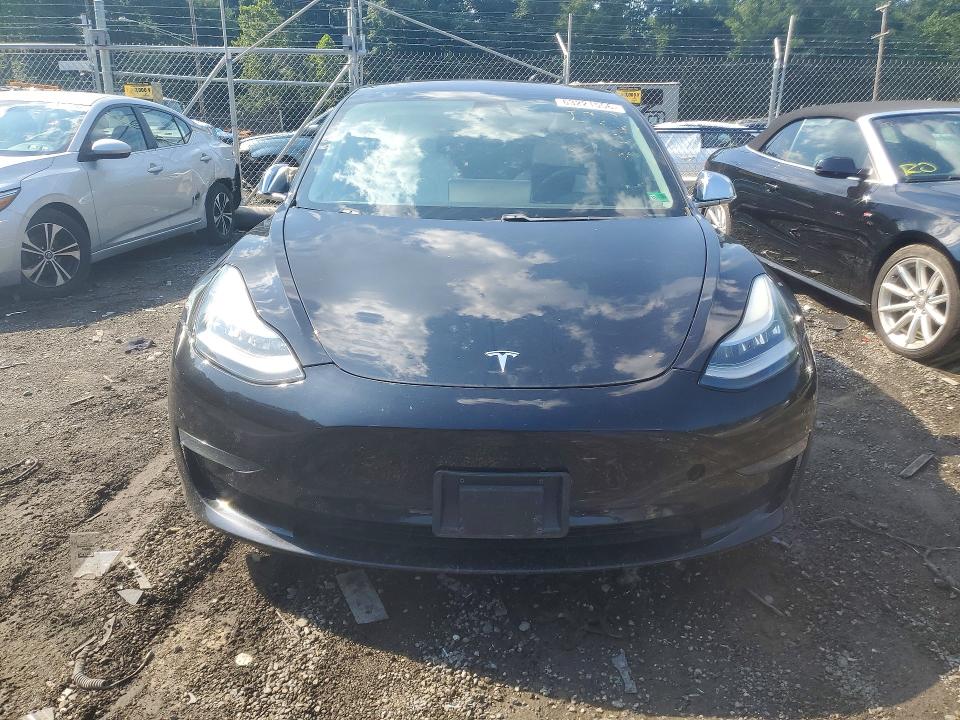 2018 Tesla Model 3 მანქანა იყიდება აუქციონზე, vin: 5YJ3E1EB0JF097072, აუქციონის ნომერი: 63221556