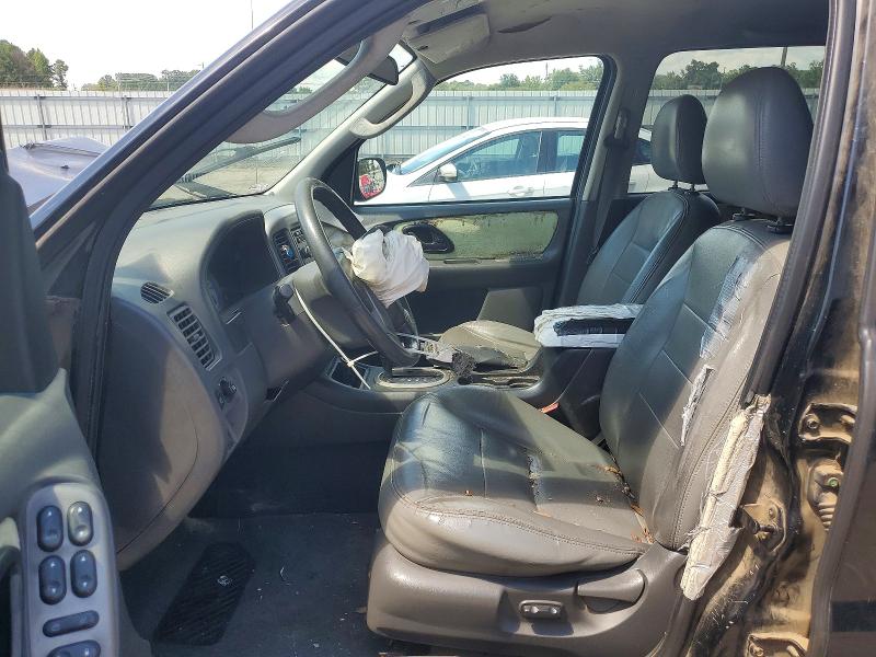 64400826 :رقم المزاد ، 1FMYU03115KA36007 vin ، 2005 Ford Escape مزاد بيع