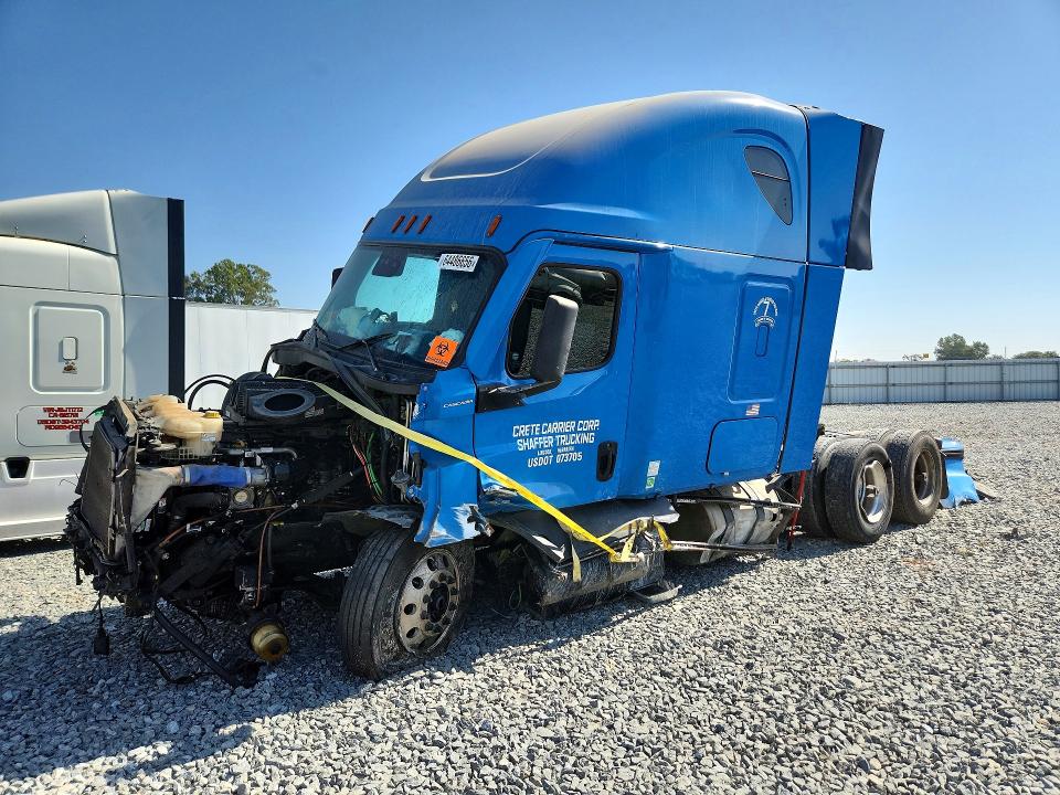 Продажа на аукционе авто 2021 Freightliner Cascadia 126, vin: 1FUJHHDR7MLMJ5737, номер лота: 64486656