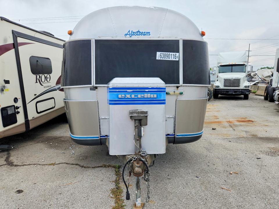 63890116 :رقم المزاد ، 1STHEAN2XKJ506566 vin ، 1988 Airstream Excella مزاد بيع