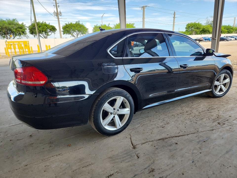 66238256 :رقم المزاد ، 1VWAT7A38FC110554 vin ، 2015 Volkswagen Passat مزاد بيع