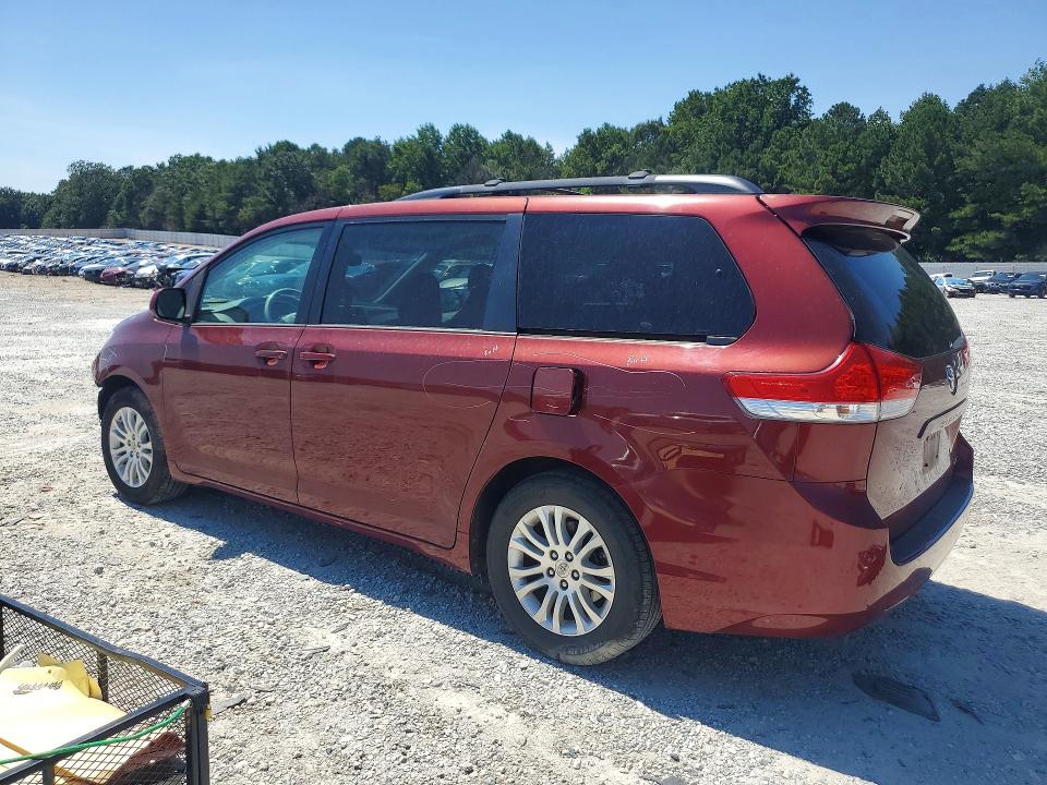65131656 :رقم المزاد ، 5TDYK3DC2ES505786 vin ، 2014 Toyota Sienna مزاد بيع