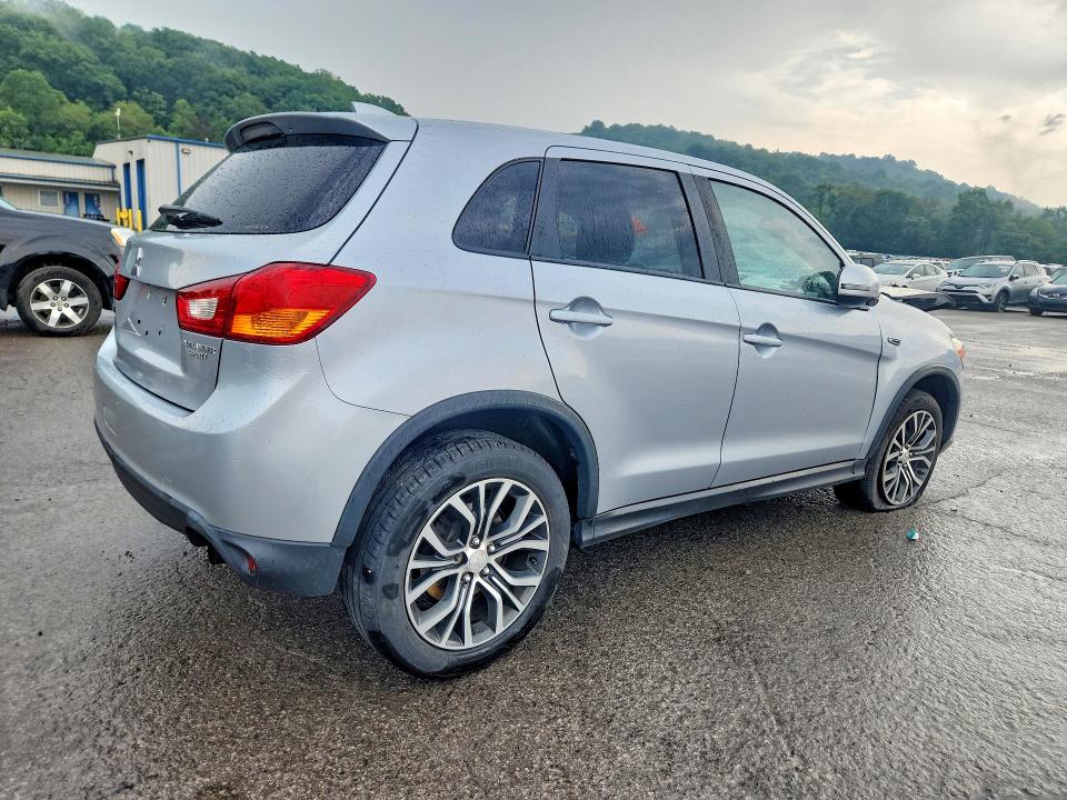 Продажа на аукционе авто 2017 Mitsubishi Outlander Sport, vin: JA4AR3AU2HZ060148, номер лота: 63953736