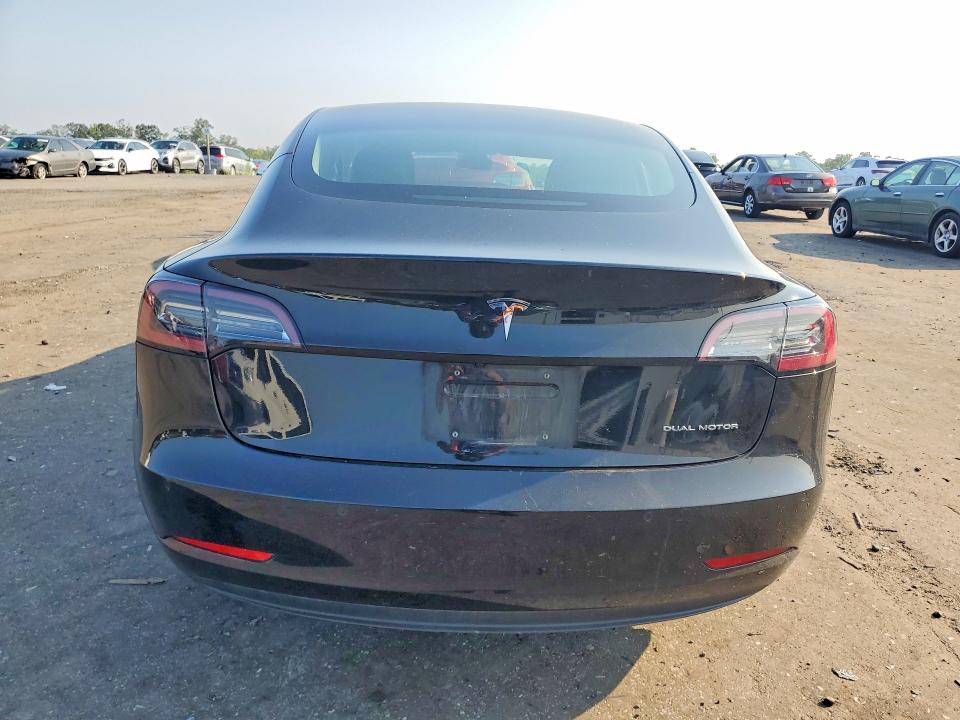 64570446 :رقم المزاد ، 5YJ3E1EB8JF182354 vin ، 2018 Tesla Model 3 مزاد بيع