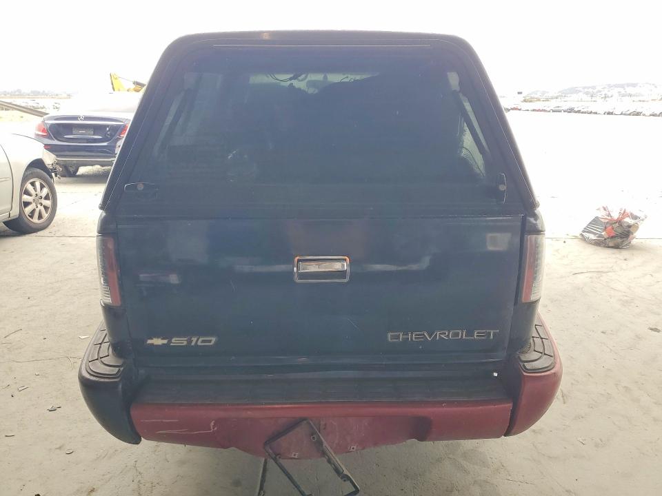 66073826 :رقم المزاد ، 1GCCS1445Y8113210 vin ، 2000 Chevrolet S Truck مزاد بيع