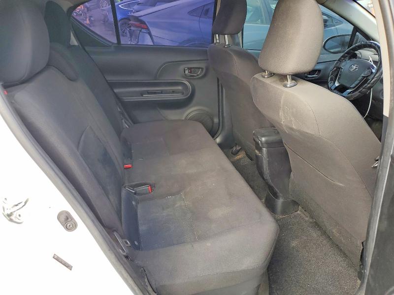 64068556 :رقم المزاد ، JTDKDTB37J1617283 vin ، 2018 Toyota Prius C مزاد بيع