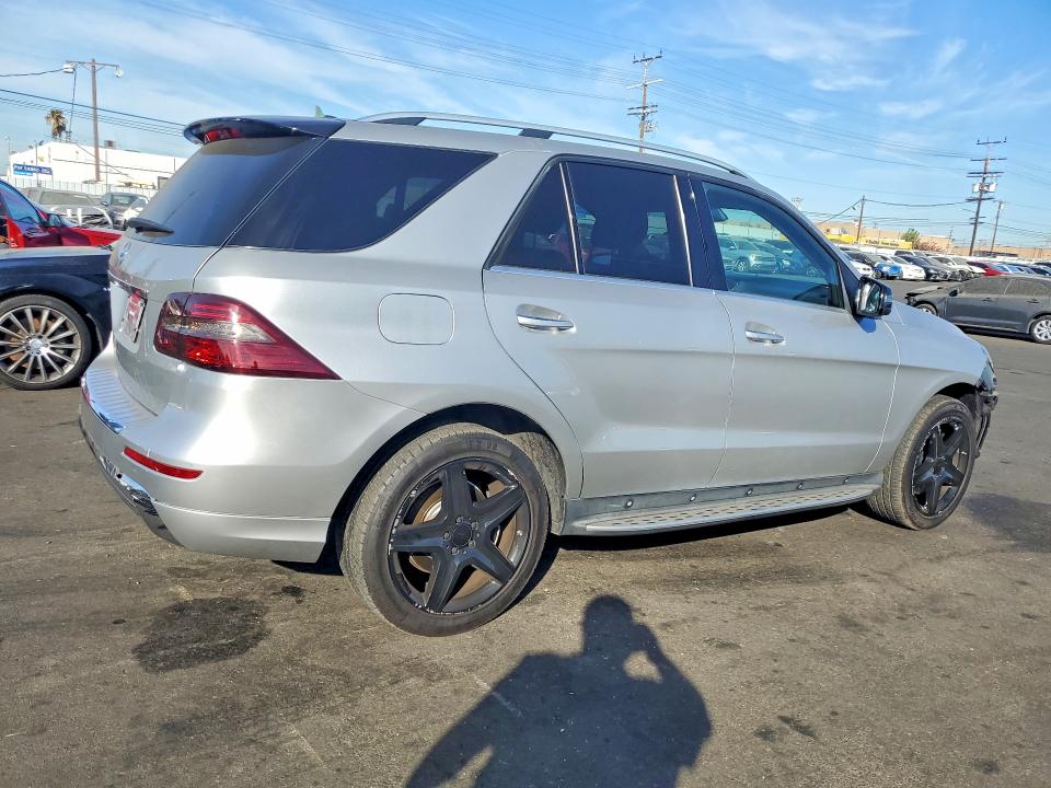 Продажа на аукционе авто 2015 Mercedes-benz Ml, vin: 4JGDA5JB2FA502647, номер лота: 65293446