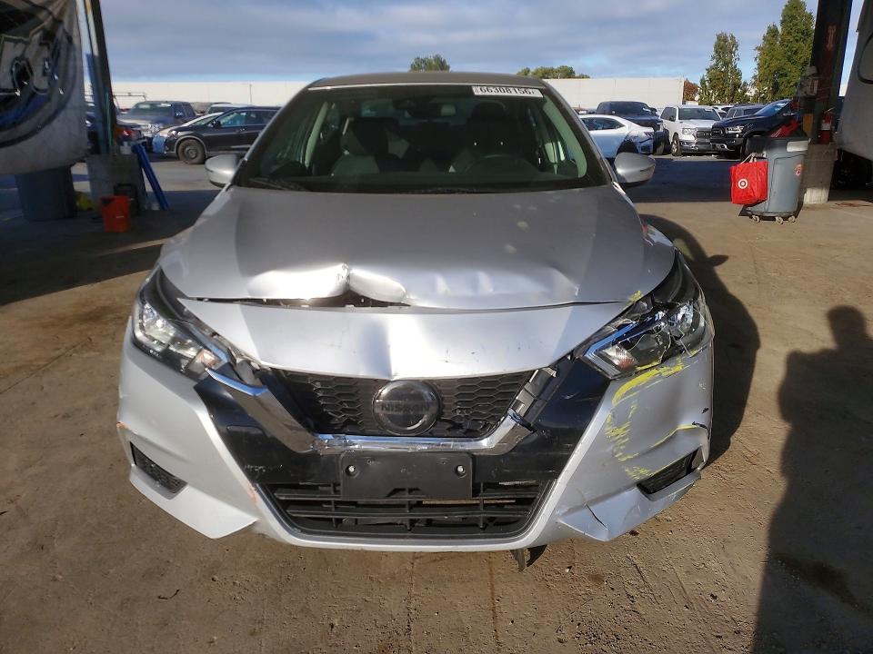 66308156 :رقم المزاد ، 3N1CN8EV2ML828595 vin ، 2021 Nissan Versa مزاد بيع