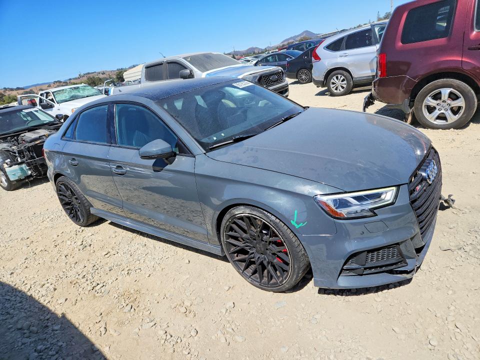 66165336 :رقم المزاد ، WAUB1GFF3H1037010 vin ، 2017 Audi S3 مزاد بيع