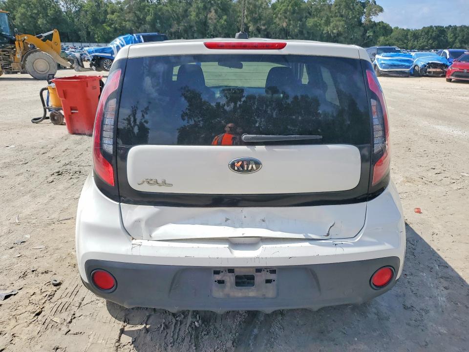 Продаж на аукціоні авто 2018 Kia Soul, vin: KNDJN2A22J7519786, номер лоту: 63688676