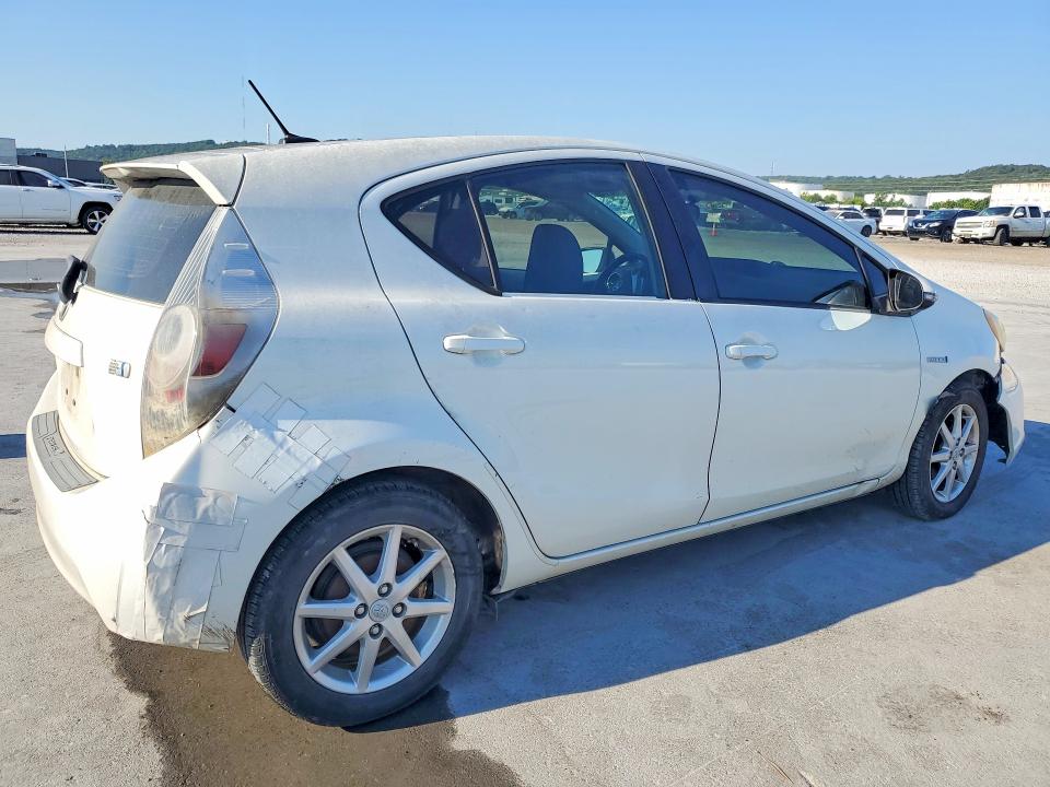 Auction sale of the 2013 Toyota Prius C, vin: JTDKDTB36D1535548, lot number: 67558316