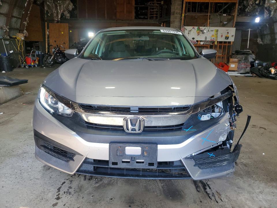 Продажа на аукционе авто 2018 Honda Civic, vin: 2HGFC2F55JH584779, номер лота: 63901936