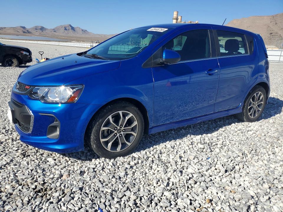 63448256 :رقم المزاد ، 1G1JD6SH5J4102864 vin ، 2018 Chevrolet Sonic مزاد بيع