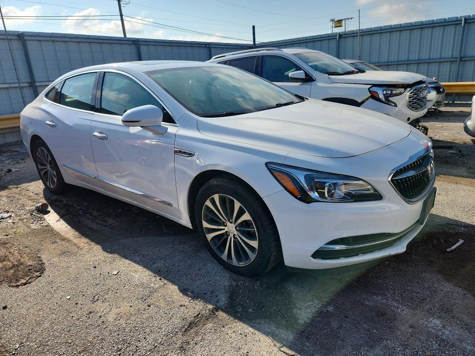 65205446 :رقم المزاد ، 1G4ZP5SS3HU135665 vin ، 2017 Buick Lacrosse مزاد بيع