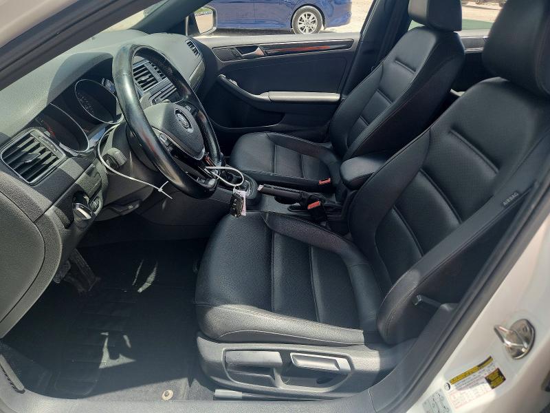 64802896 :رقم المزاد ، 3VWD17AJ1JM228762 vin ، 2018 Volkswagen Jetta مزاد بيع