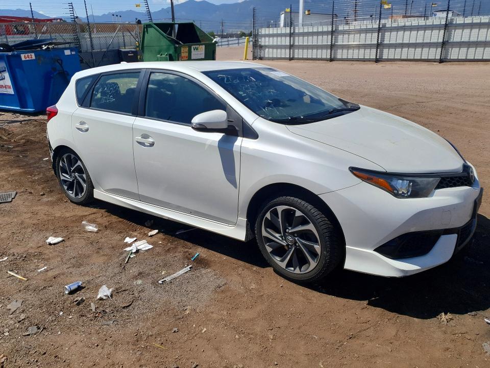 67011176 :رقم المزاد ، JTNKARJE5JJ567784 vin ، 2018 Toyota Corolla Im مزاد بيع