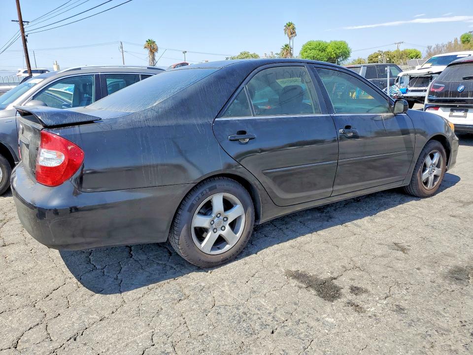 2003 Toyota Camry მანქანა იყიდება აუქციონზე, vin: 4T1BF32K13U057792, აუქციონის ნომერი: 64043146