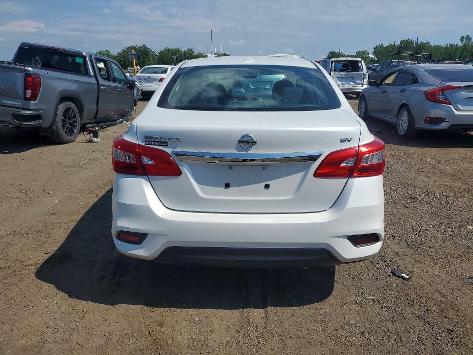 63999576 :رقم المزاد ، 3N1AB7AP5JY312294 vin ، 2018 Nissan Sentra مزاد بيع