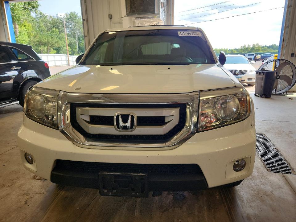 64796366 :رقم المزاد ، 5FNYF4H51BB085959 vin ، 2011 Honda Pilot مزاد بيع