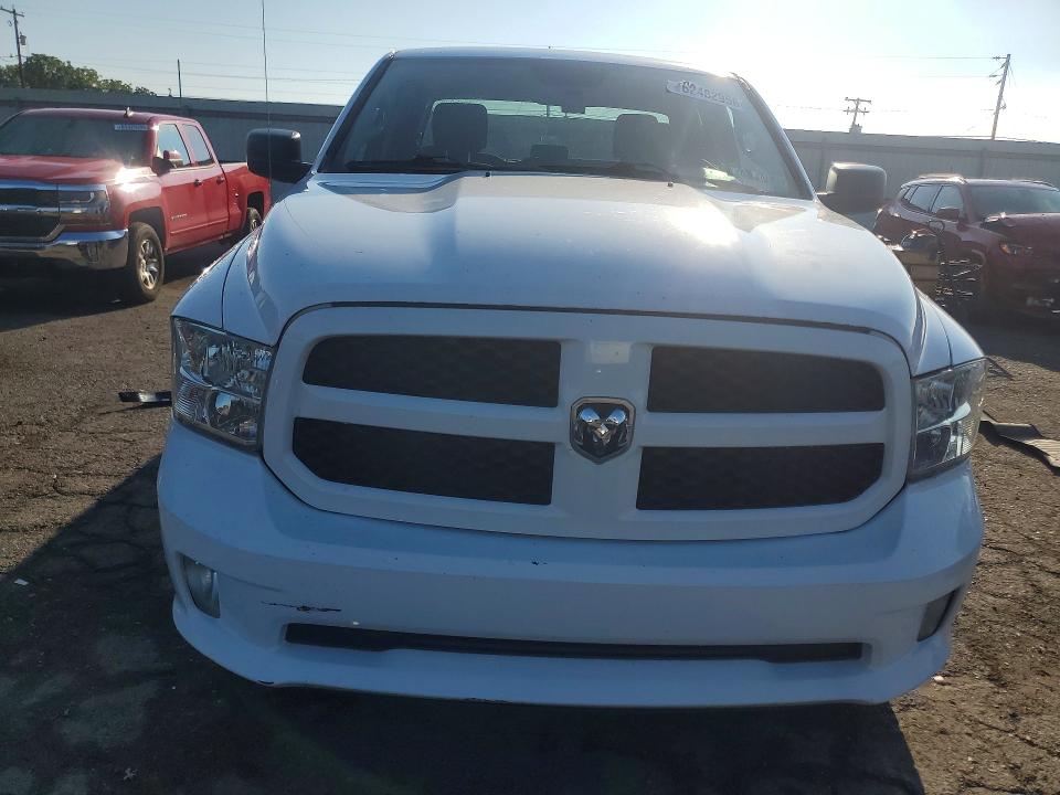 Продажа на аукционе авто 2018 Ram 1500, vin: 1C6RR7FG9JS302829, номер лота: 62482956
