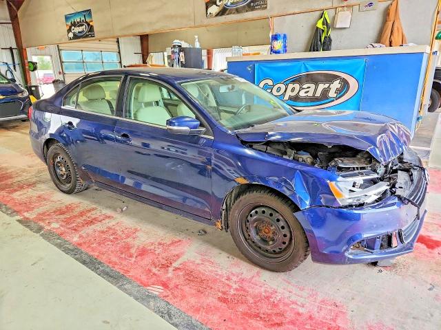 64665726 :رقم المزاد ، 3VWDP7AJ9DM423110 vin ، 2013 Volkswagen Jetta مزاد بيع
