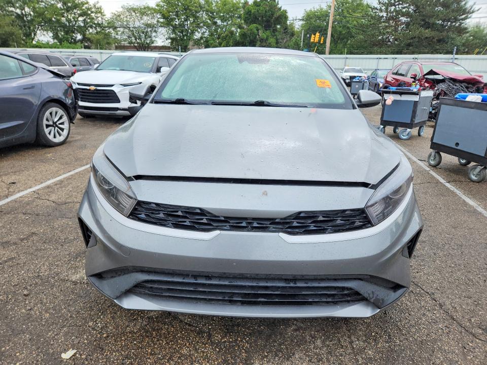 64975056 :رقم المزاد ، 3KPF24AD5NE462016 vin ، 2022 Kia Forte مزاد بيع