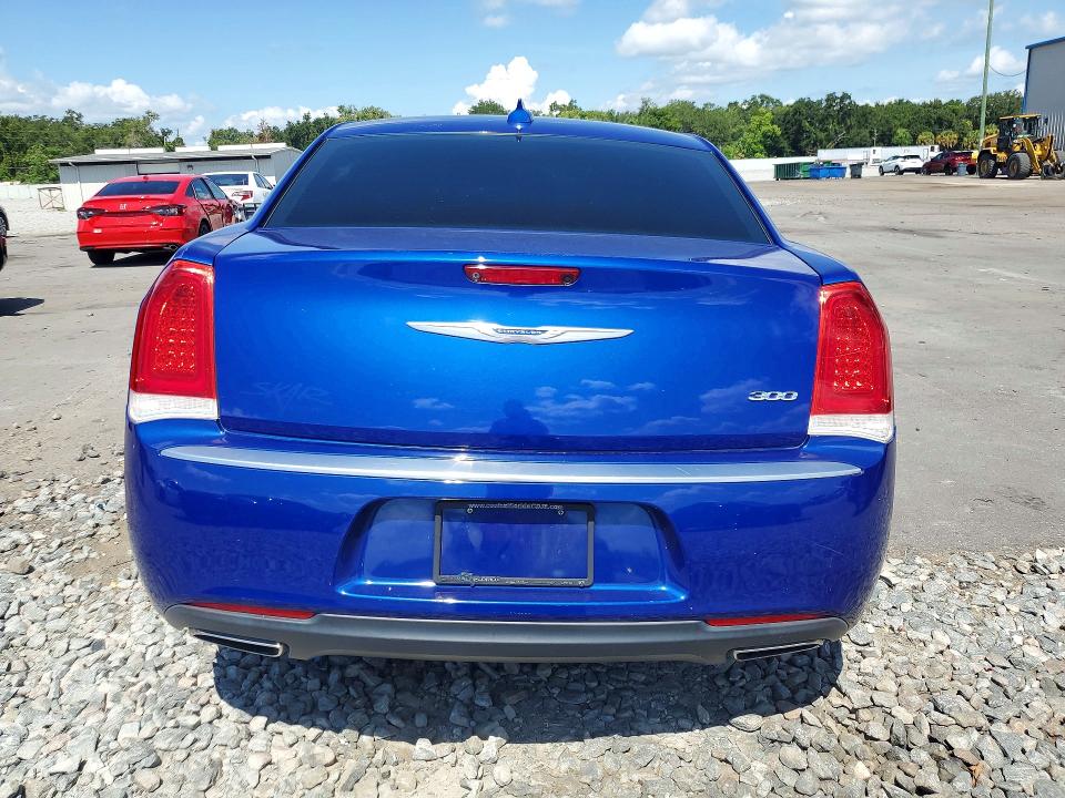 65448076 :رقم المزاد ، 2C3CCAAG4JH342011 vin ، 2018 Chrysler 300 مزاد بيع