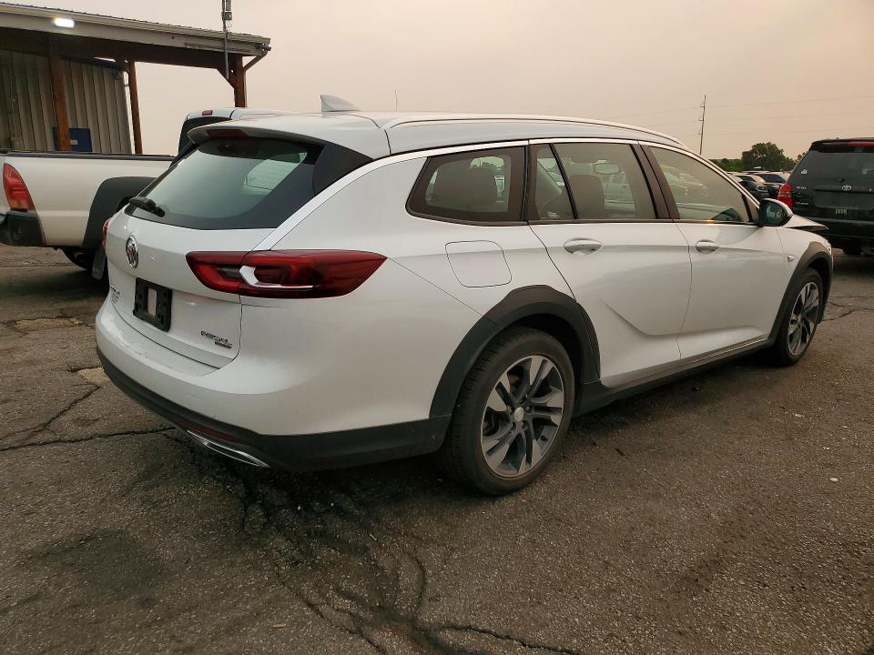 62933056 :رقم المزاد ، W04GV8SX9J1151496 vin ، 2018 Buick Regal Tourx مزاد بيع