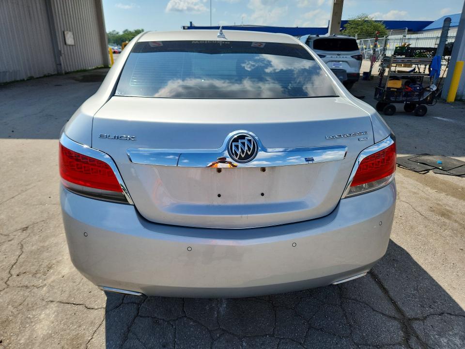 64090216 :رقم المزاد ، 1G4GE5ED9BF184570 vin ، 2011 Buick Lacrosse مزاد بيع