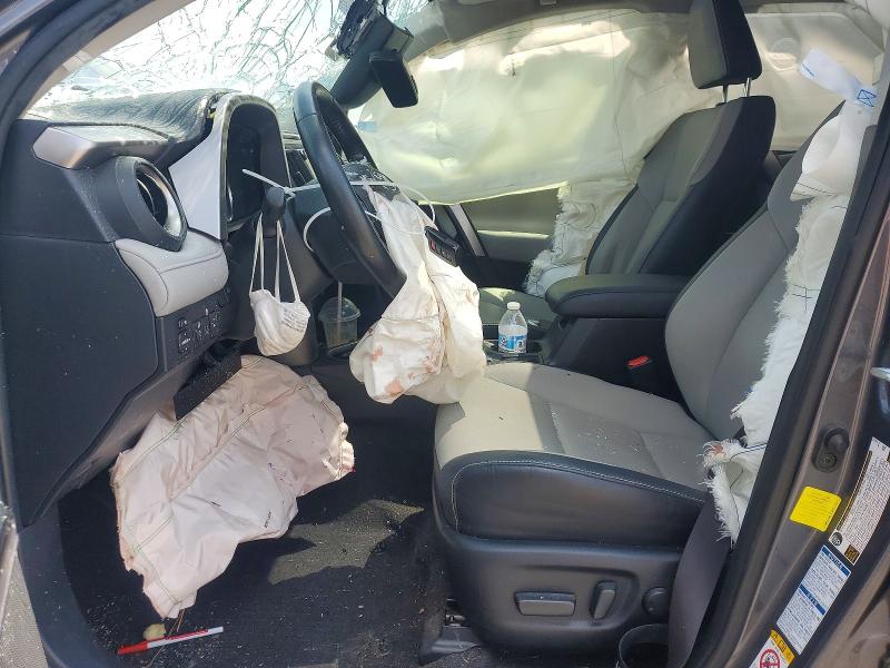 66552386 :رقم المزاد ، JTMDJREV3HD118717 vin ، 2017 Toyota Rav4 Hv مزاد بيع