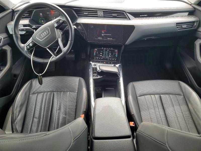 61680126 :رقم المزاد ، WA12AAGE7NB032706 vin ، 2022 Audi E-tron مزاد بيع