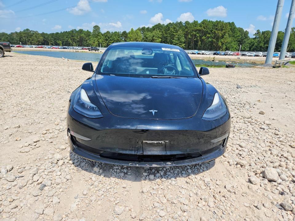 2022 Tesla Model 3 მანქანა იყიდება აუქციონზე, vin: 5YJ3E1EA2NF370218, აუქციონის ნომერი: 63561496