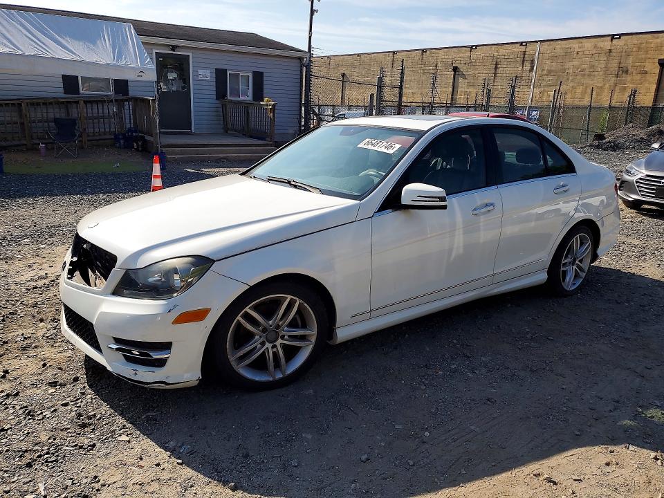Продажа на аукционе авто 2014 Mercedes-benz C, vin: WDDGF4HB2EA963922, номер лота: 66481746