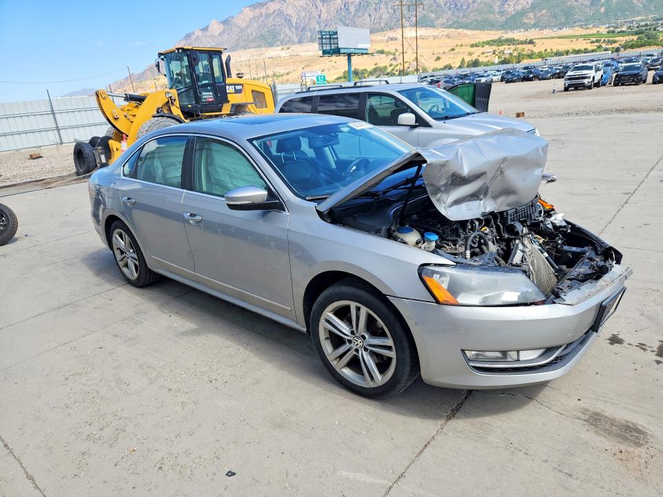 66334516 :رقم المزاد ، 1VWCN7A31EC063773 vin ، 2014 Volkswagen Passat مزاد بيع