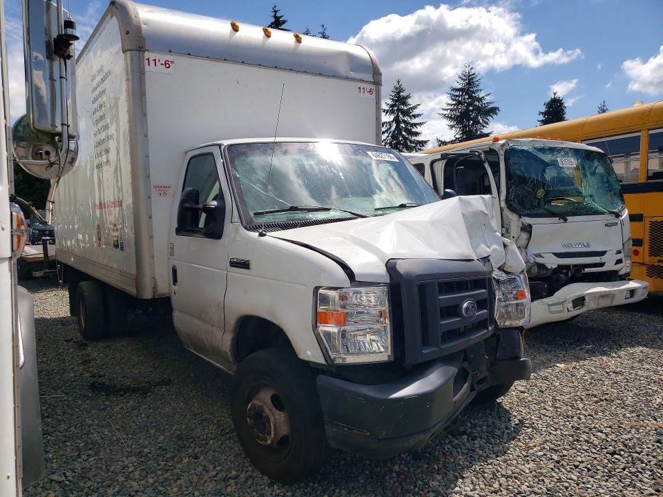 64627186 :رقم المزاد ، 1FDXE4FS8KDC42459 vin ، 2019 Ford Econoline مزاد بيع