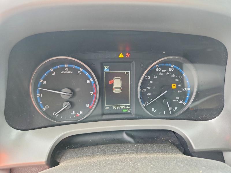 64775196 :رقم المزاد ، 2T3RFREV2JW740743 vin ، 2018 Toyota Rav4 مزاد بيع