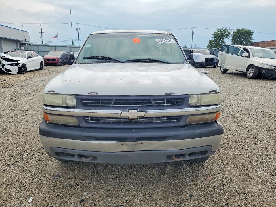 64617026 :رقم المزاد ، 2GCEK19T511116593 vin ، 2001 Chevrolet Silverado مزاد بيع