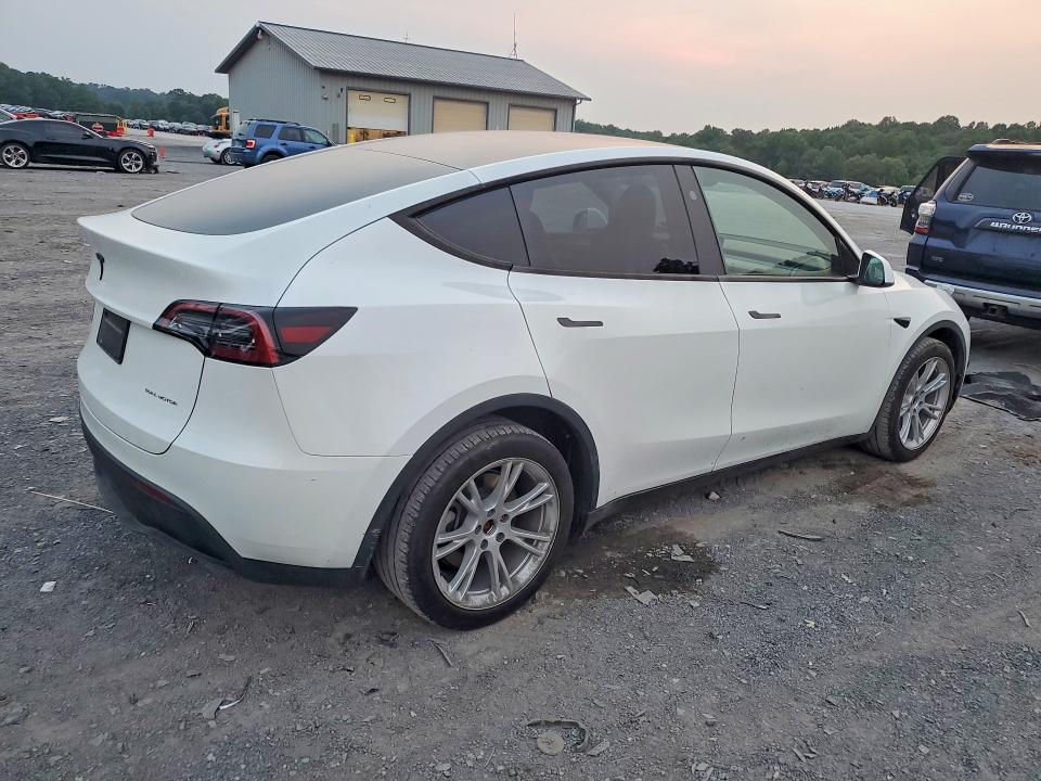 Auction sale of the 2023 Tesla Model Y, vin: 7SAYGDEE2PA136880, lot number: 64783016