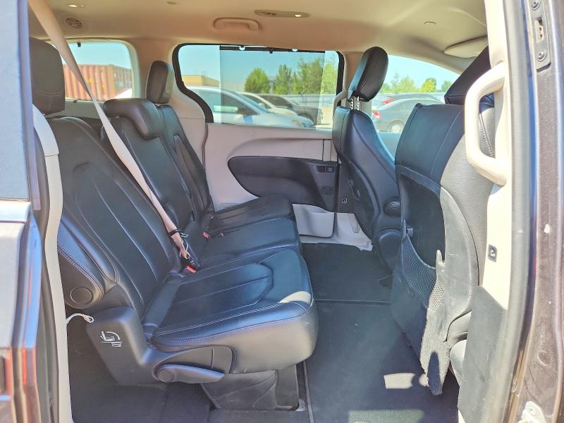 63151566 :رقم المزاد ، 2C4RC1BG9HR628607 vin ، 2017 Chrysler Pacifica مزاد بيع