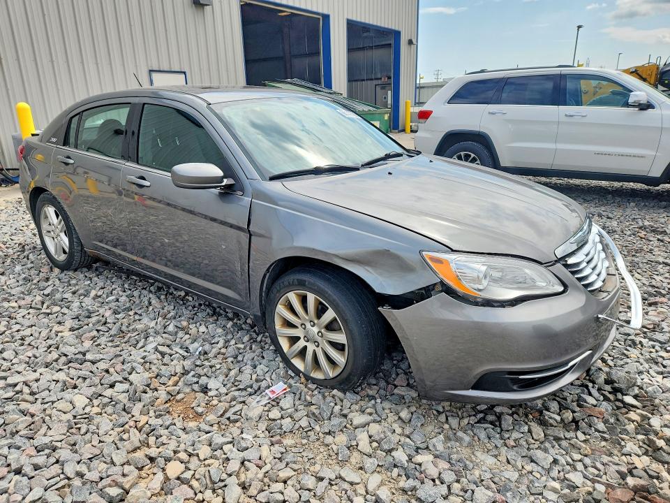 Продажа на аукционе авто 2012 Chrysler 200, vin: 1C3CCBBG3CN303490, номер лота: 66147736
