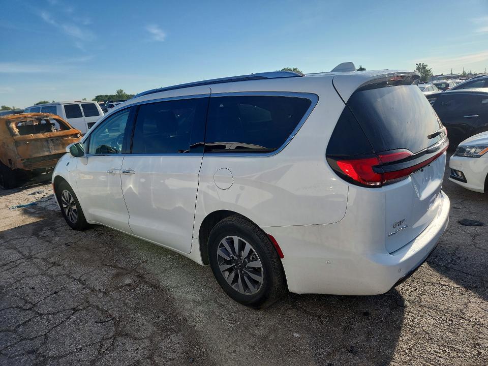Продаж на аукціоні авто 2021 Chrysler Pacifica, vin: 2C4RC1L75MR585876, номер лоту: 64473866
