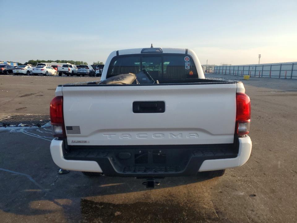 65193626 :رقم المزاد ، 5TFAX5GN0JX130559 vin ، 2018 Toyota Tacoma مزاد بيع