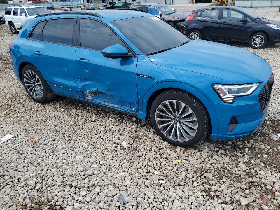 2019 Audi E-tron მანქანა იყიდება აუქციონზე, vin: WA1VABGE2KB012474, აუქციონის ნომერი: 63671626