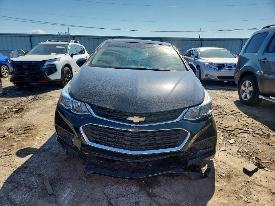 65630306 :رقم المزاد ، 1G1BC5SMXH7135091 vin ، 2017 Chevrolet Cruze مزاد بيع