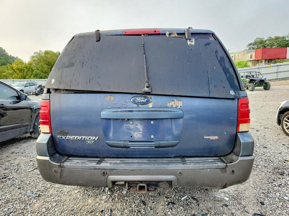 Продажа на аукционе авто 2005 Ford Expedition, vin: 1FMFU16515LA87674, номер лота: 64949286