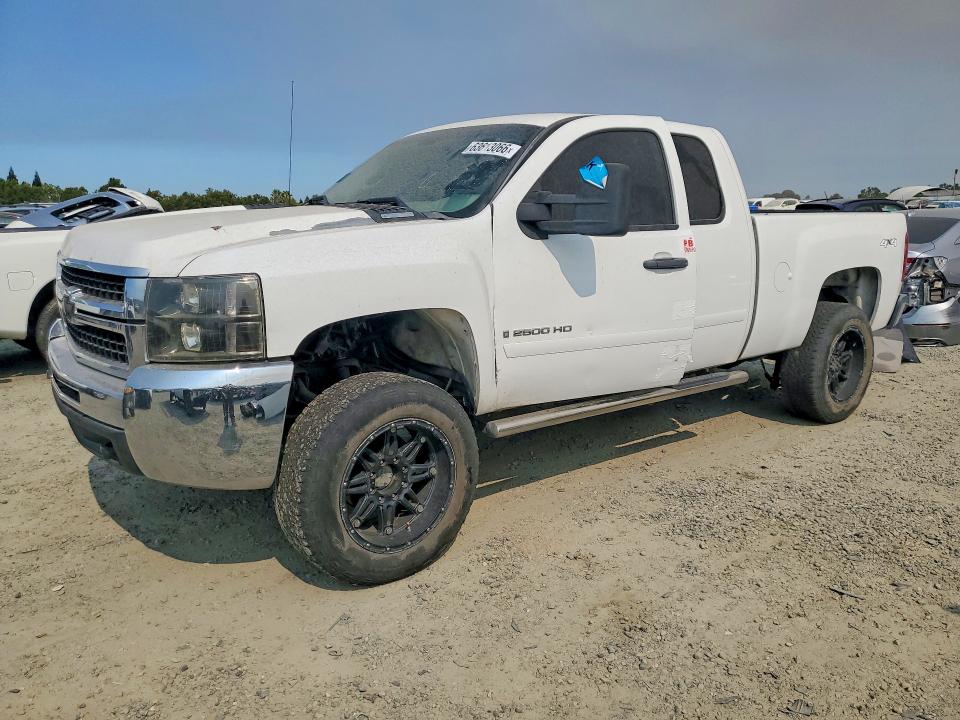 Auction sale of the 2007 Chevrolet Silverado, vin: 1GCHK29647E575800, lot number: 63613066