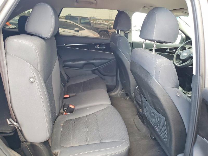 2018 Kia Sorento მანქანა იყიდება აუქციონზე, vin: 5XYPG4A32JG358013, აუქციონის ნომერი: 63576586