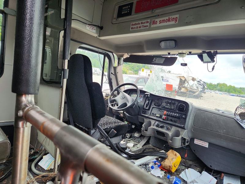Продаж на аукціоні авто 2021 Freightliner Chassis, vin: 4UZADRFD7MCMN1269, номер лоту: 63206396