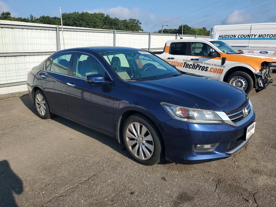 63564816 :رقم المزاد ، 1HGCR2F75EA306567 vin ، 2014 Honda Accord مزاد بيع