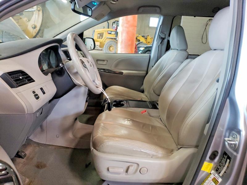 65494146 :رقم المزاد ، 5TDJK3DC0CS034042 vin ، 2012 Toyota Sienna مزاد بيع